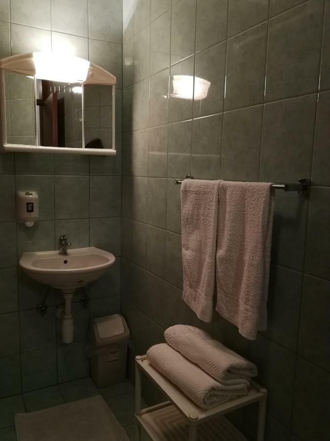 Grabrovnik Kavana I Sobe Monika酒店 外观 照片